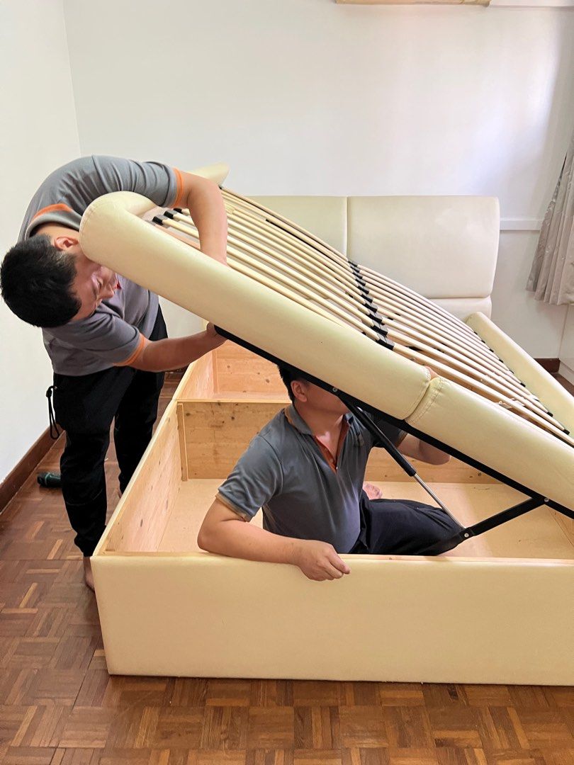 Working in house moving services in Singapore